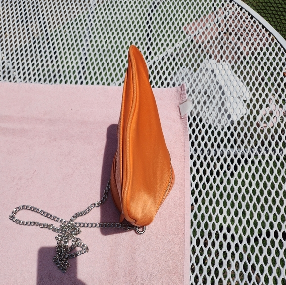 Sondra ROBERTS SR2 Nylon & FAUX Leather Silver Lock CROSSBODY EUC - Picture 6 of 14